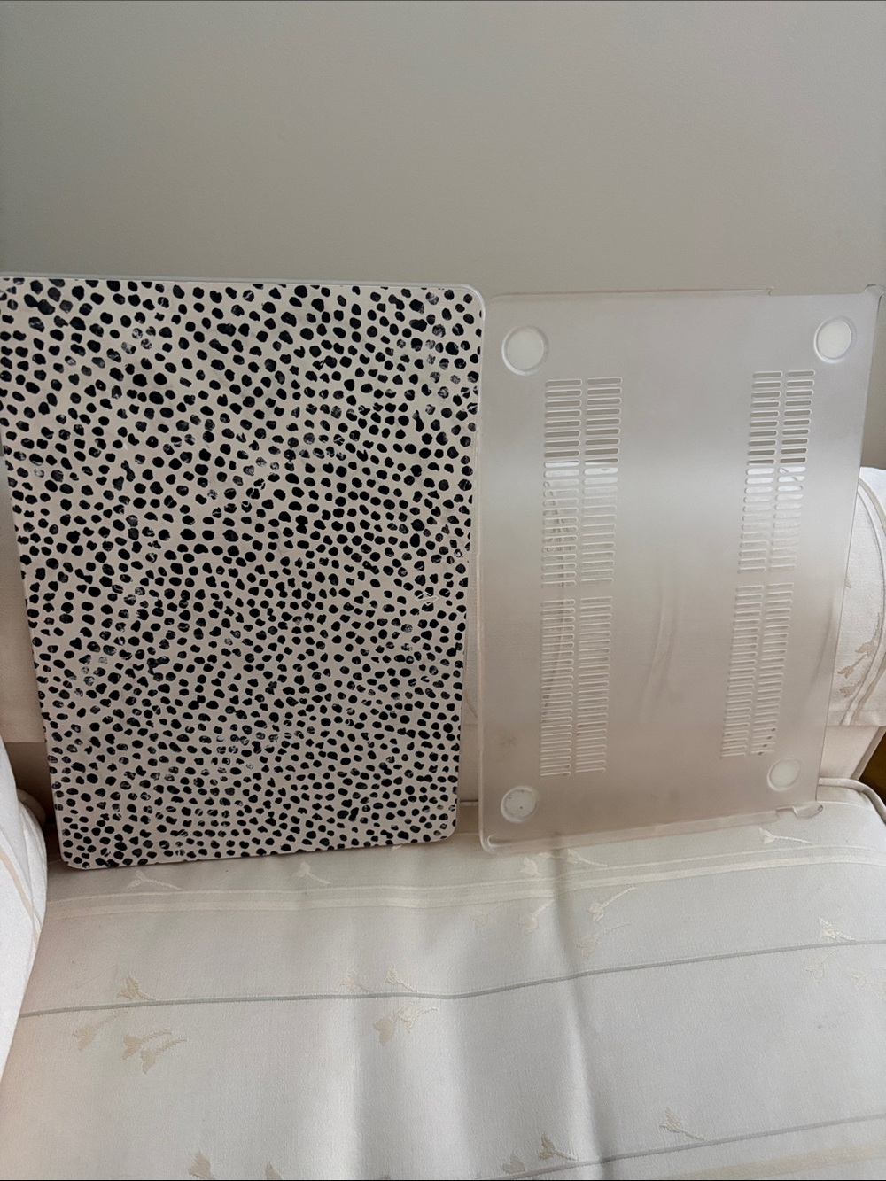 Set of Tech Accessories in Black & White Leopard - Picture 2 of 8